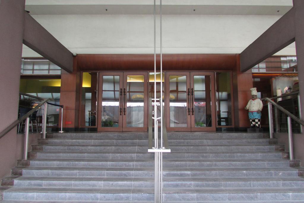 Strand Hotel Singapore Bagian luar foto